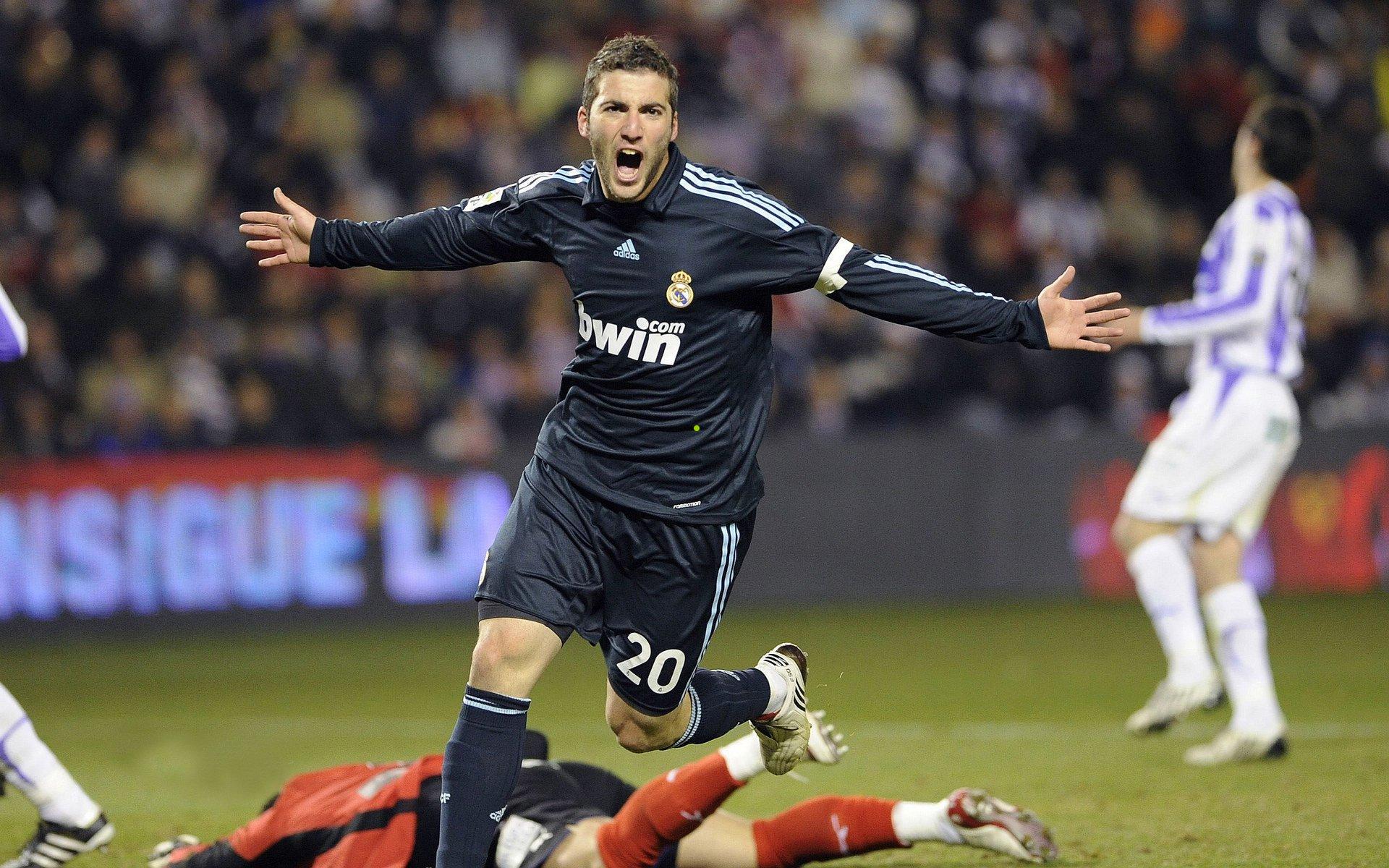 专治各种不服，多纳多尼离任何以让建业足球队成为焦点？